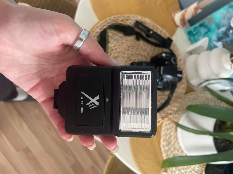 Nikon D3200, 24.2MP + Обектив 18-55мм + аксесоари