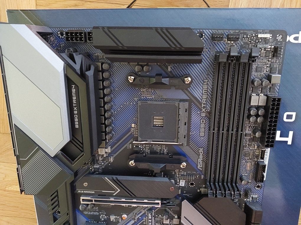 Нов ryzen 5 5600X + AsRock B550 Extreme4 процесор + дъно АМ4