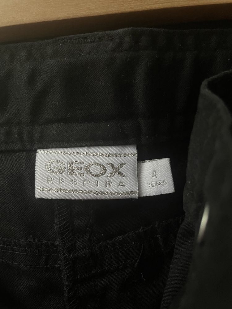 Pantalon Geox pt fete 4 ani