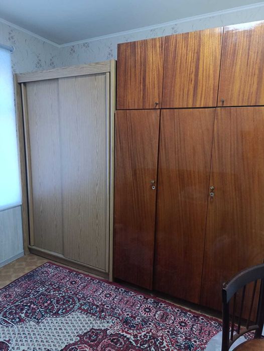 Отдам даром 2 дивана и два шкафа