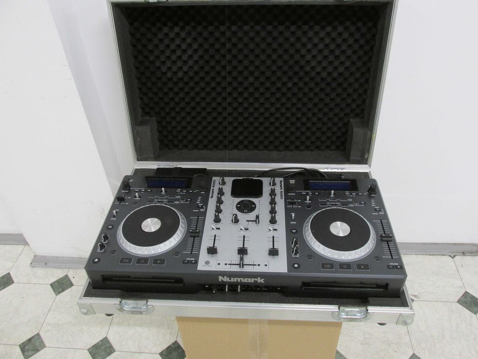 DJ конзола Numark MIXDECK