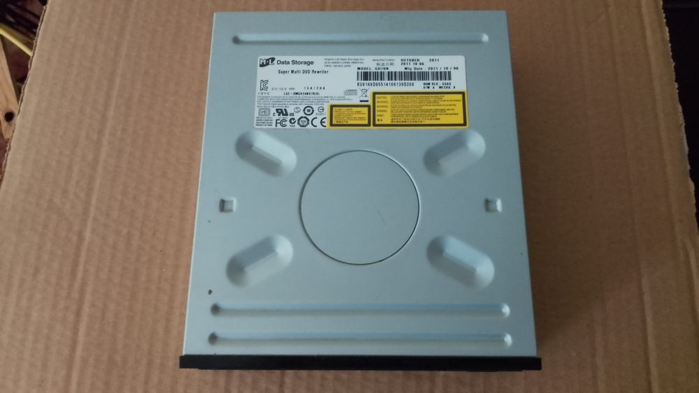 Продавам DVD RW Sata Hitachi LG