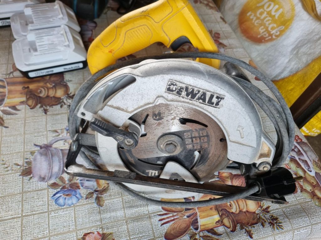 Makita Dewalt Titan