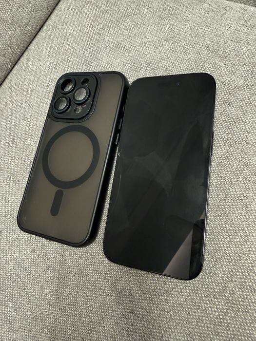 iPhone 14 Pro, 256 GB + подарък три кейса