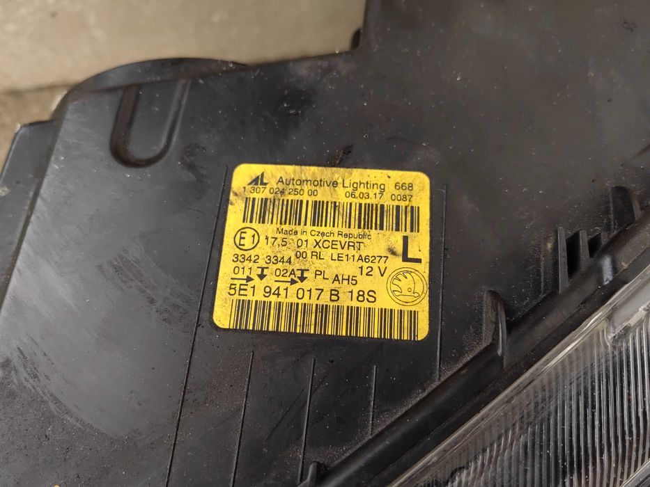 Фар Skoda Octavia Bi-Xenon LED ляв /Фар Шкода Октавиа ксенон  Оригинал