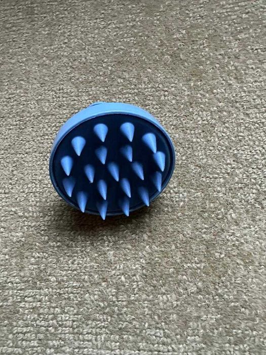 Perie pentru masajul scalpului