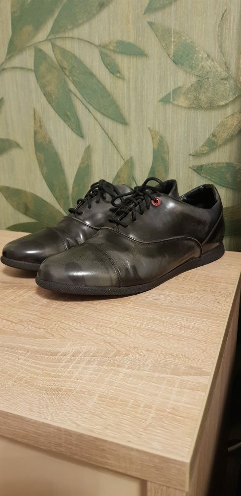 Pantofi Moschino măr.42