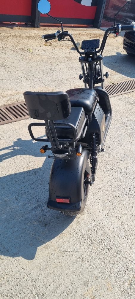 Vând scuter electric