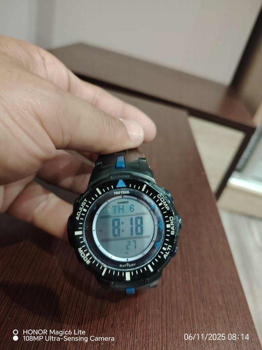 Часовник casio pro trek