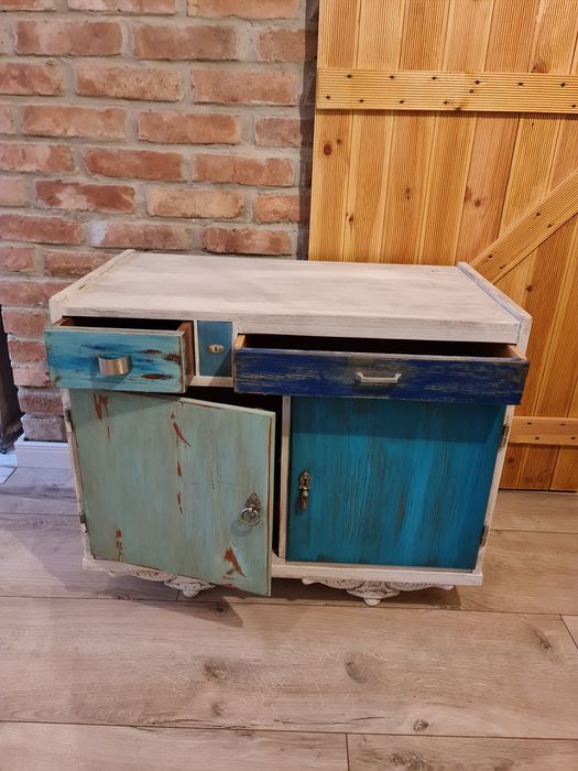 Mobila vintage!Set masa cu două scaune din lemn și metal.