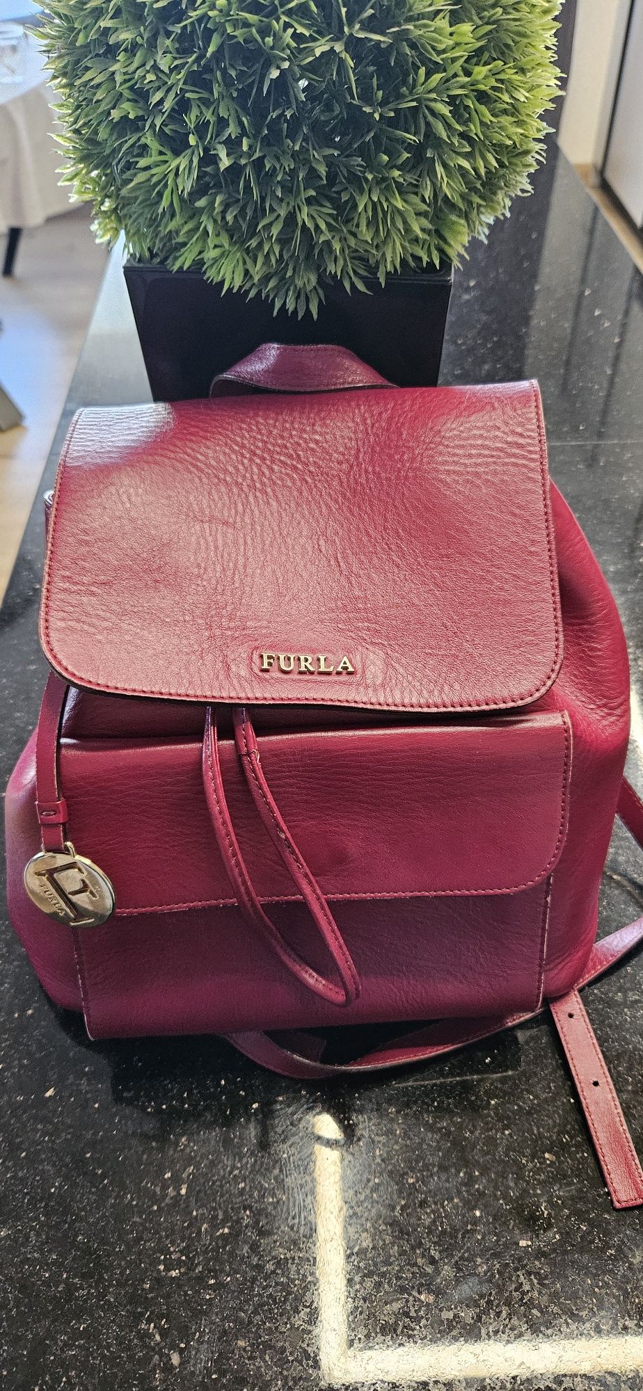 Furla кожена раница