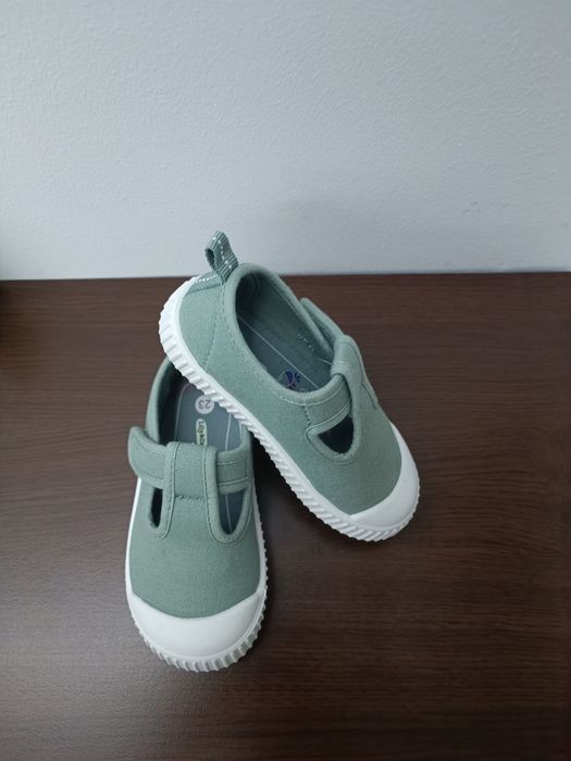 Детски обувки нови