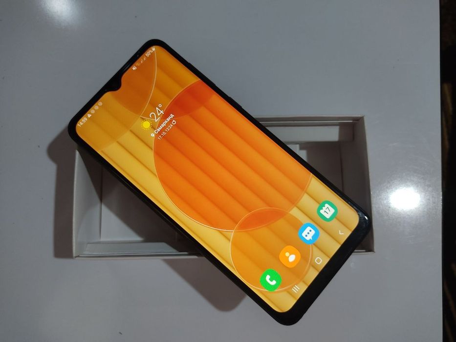 Самсунг А 02 сотилади