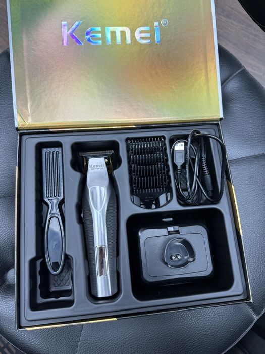 Kemei km 3023 тример с babyliss ножове