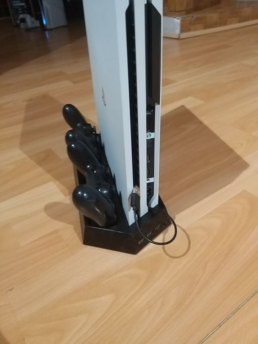 Cand PS 4 PRO , 4k ,1 TB