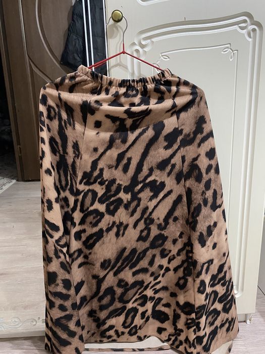 Юбки по 3000 тг. В  хорошем состоянии.