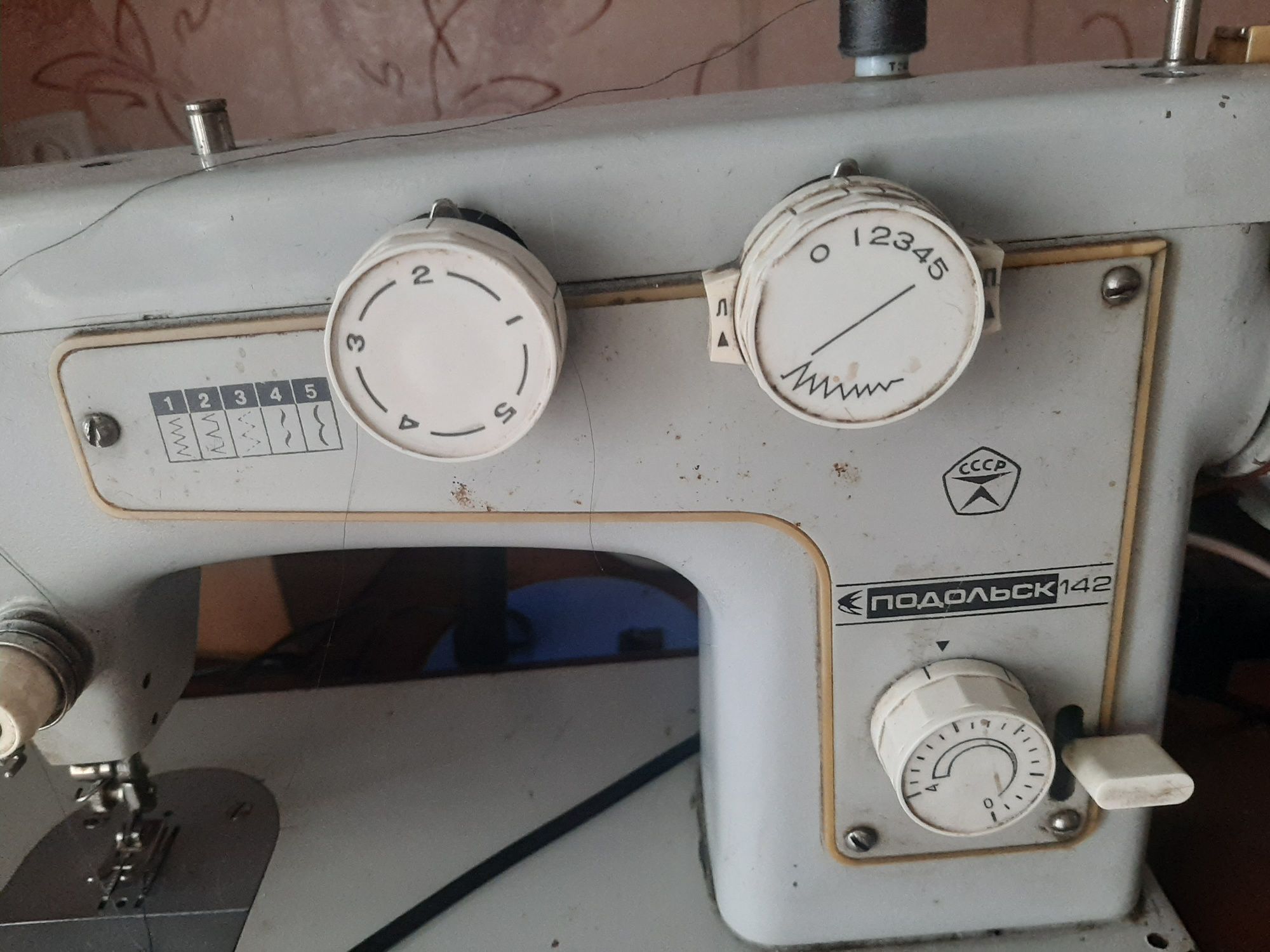 Продам швейную электро машинку,все в рабочем состоянии!