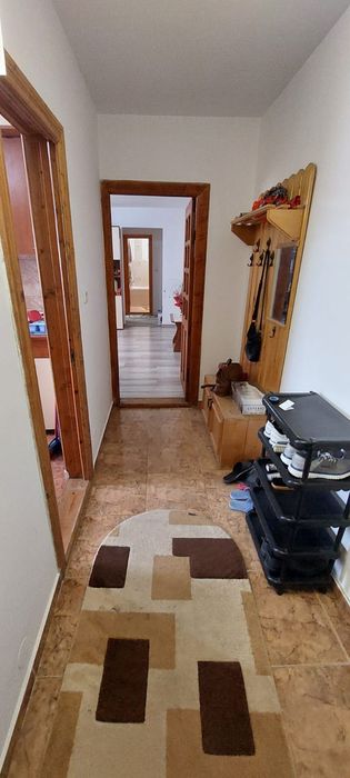 Vând apartament 2 camere zona pod Rm Sarat