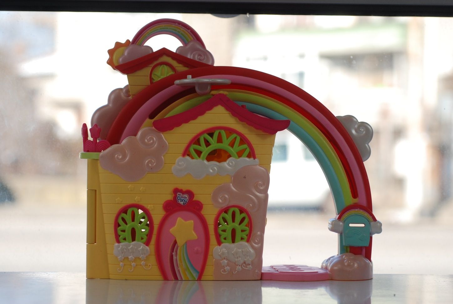 Замък с оригинални  понита pony ville от 2005,2006 и други