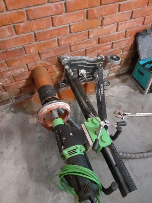 Gauri prin beton,carotare.