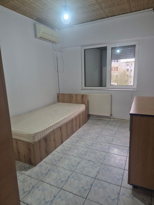 Închiriez apartament 3 camere