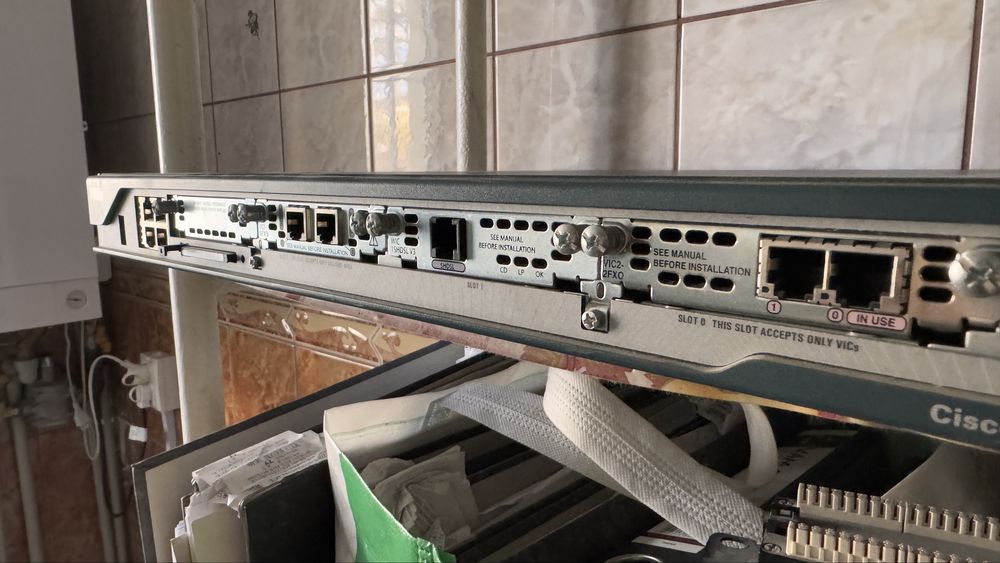 Router Cisco 2081 in stare perfecte de functionare
