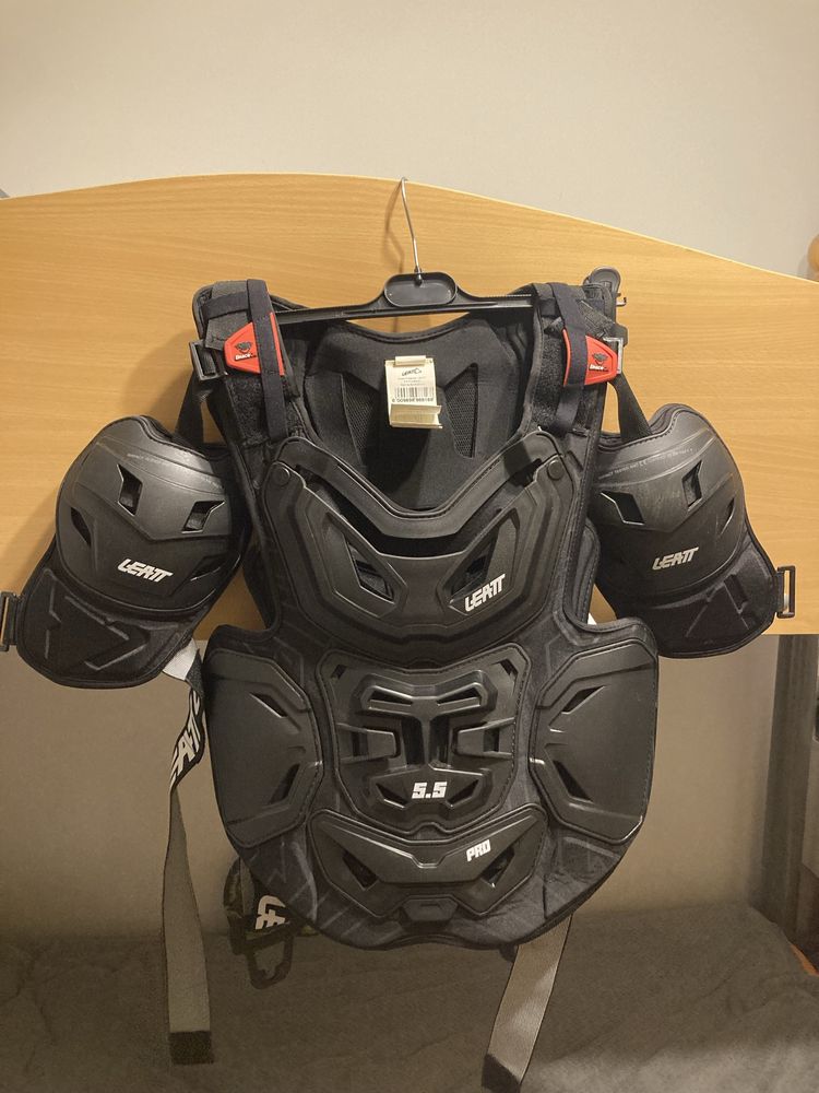 Armura Leatt 5.5 PRO