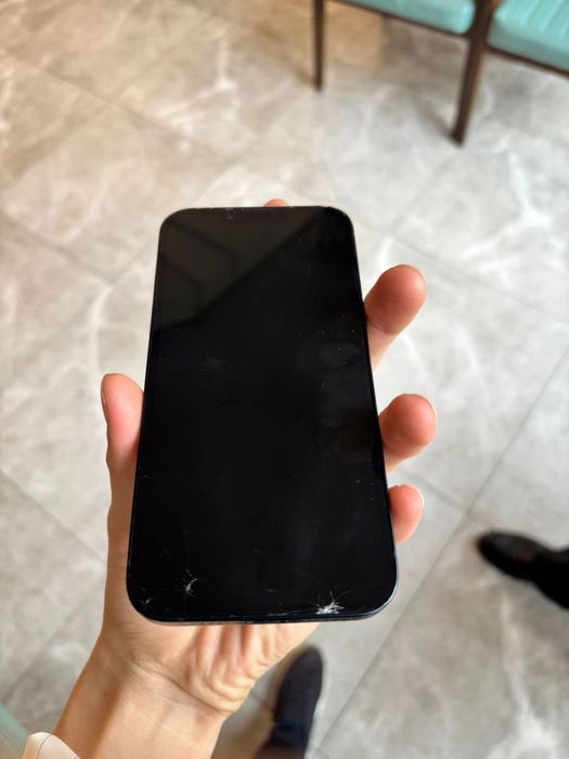 iPhone 13 с гарантия