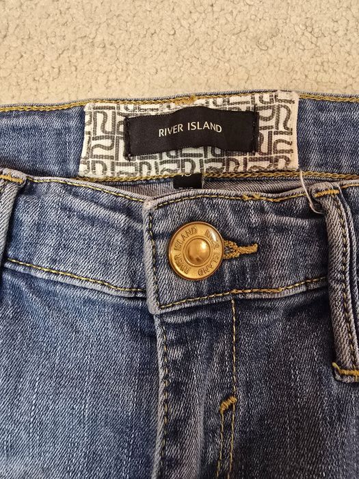 Продавам дънки марка River Island