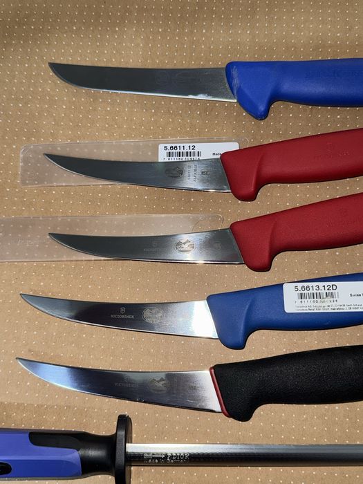 Продавам професионални ножове