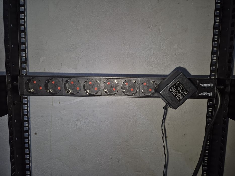 Vand rack audio / electronice audio