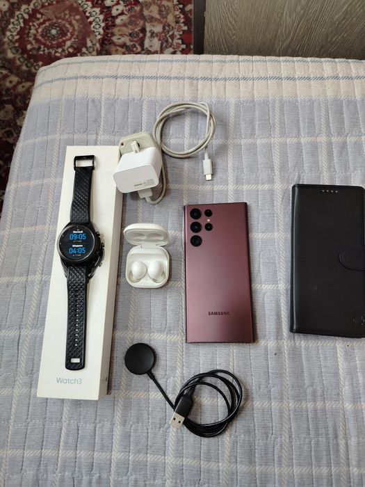 Продам Самсунг S 22  в Идеальном Состояние Месте Часами Watch 3 Наушни