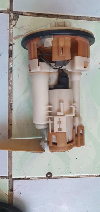 Бензанасос на Тойоту камри