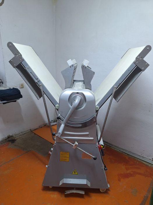 Профессиональная тестораскатка 520А