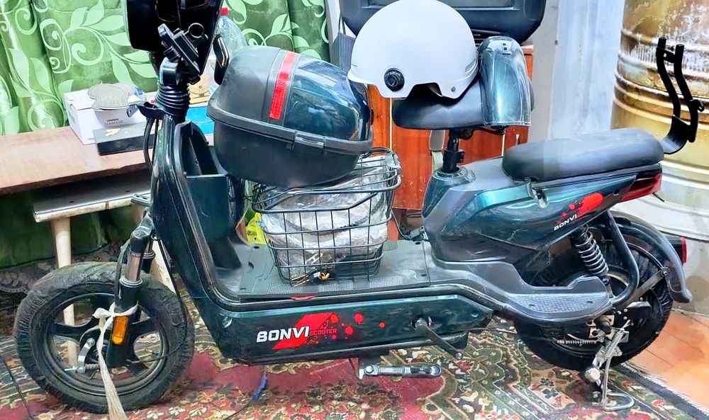 Электро скутер Bonvi 2210