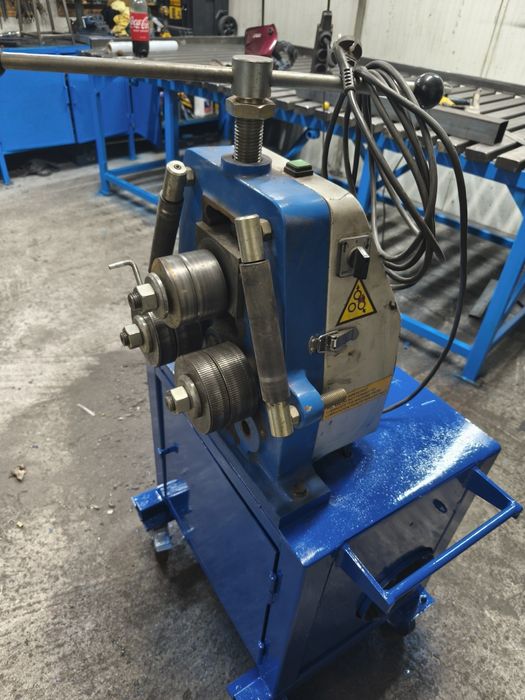 Mașină roluit teava