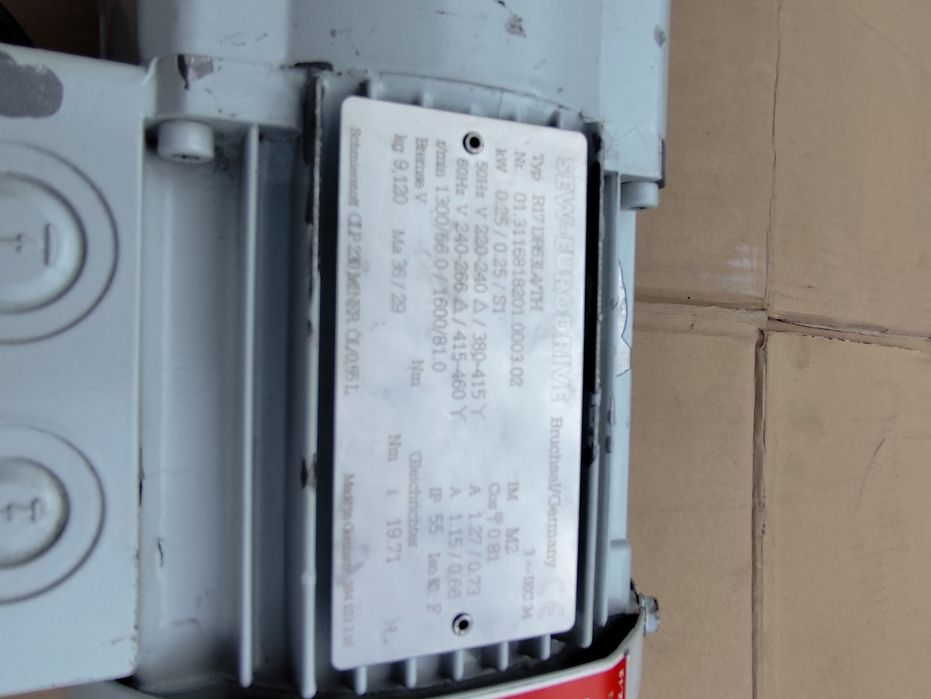 Motor cu reductor