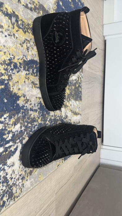 christian louboutin marimea 42 culoare negru din catifea