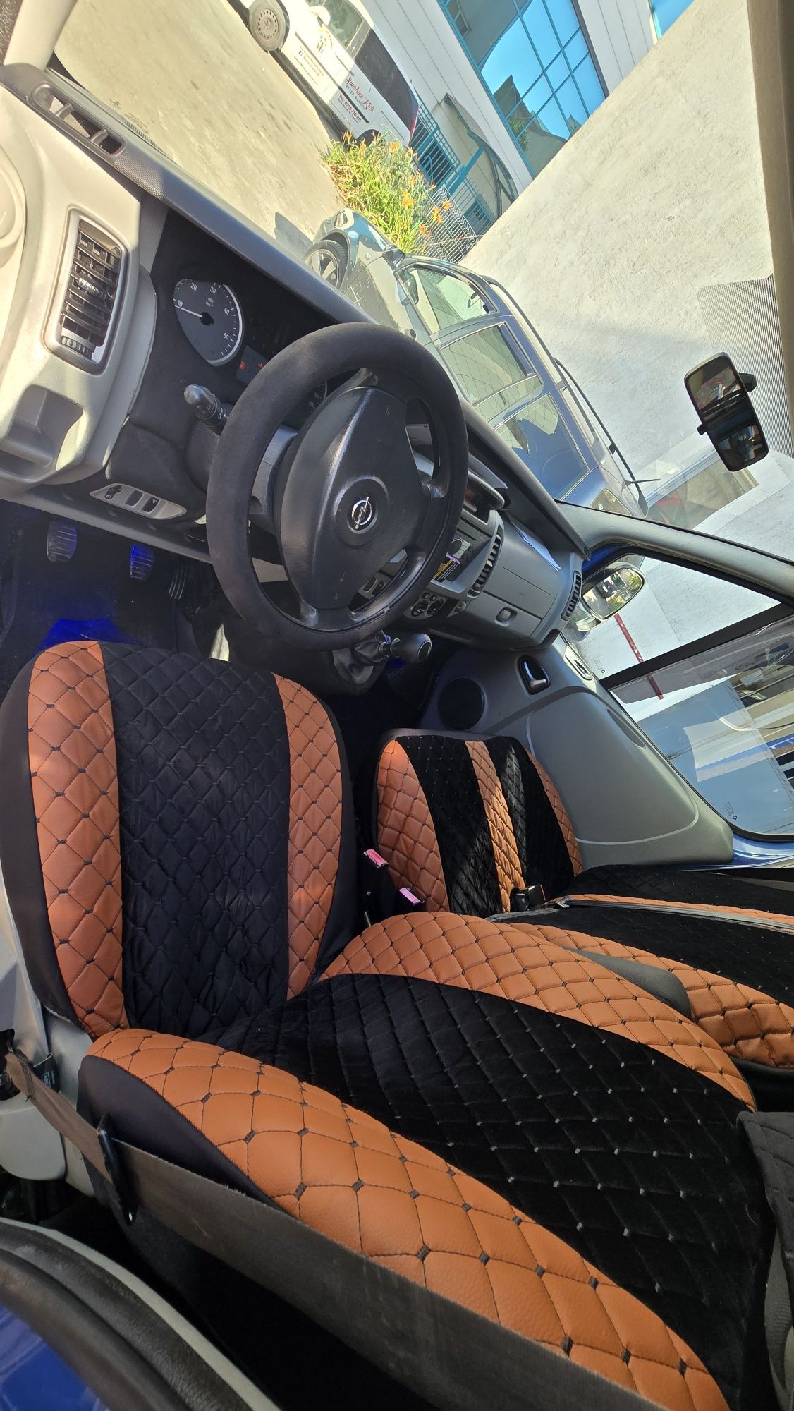 Vand/schimb Opel vivaro 2008 e4 2.5d 9 locuri loong