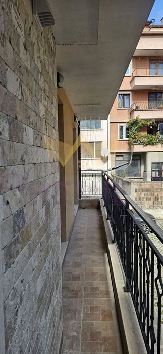 Дава се под наем Тристаен апартамент в Варна, Автогара - 80 кв.м за 612 € - Снимка #10