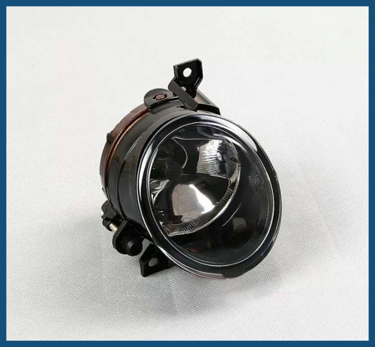 Proiector / Far ceata NOU dreapta VW Golf 5 GTI Jetta Scirocco Amarok