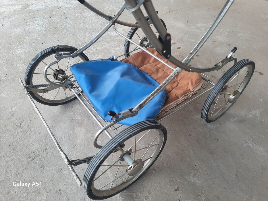 Коляска сатыладыыыыыыыыыыыыыыы