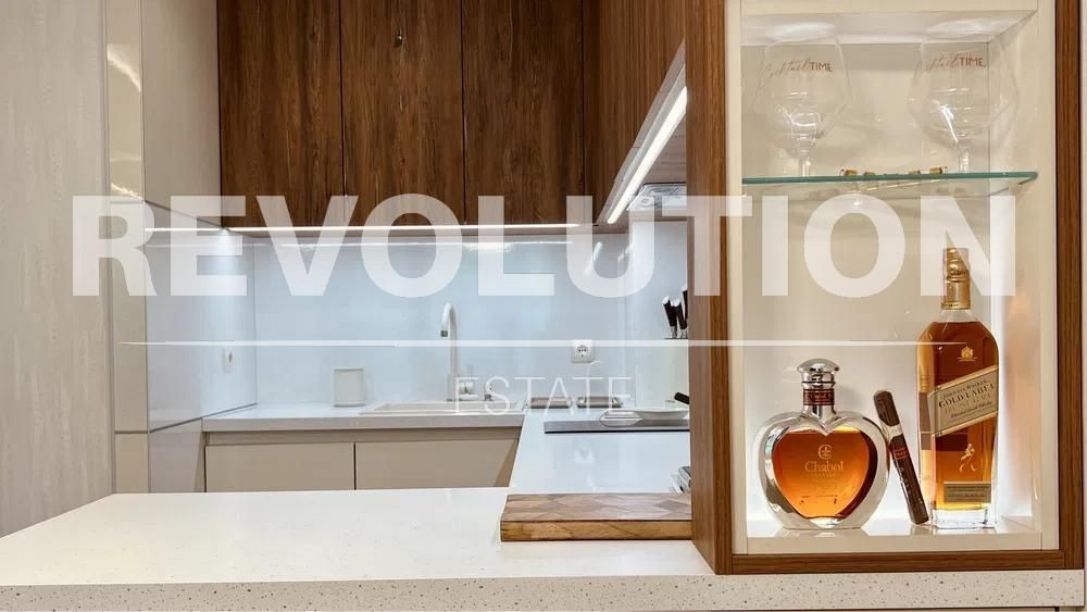 Дава се под наем Тристаен апартамент в Варна, Център - 90 кв.м за 1200 € - Снимка #5