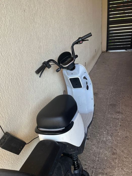 Vand scuter electric