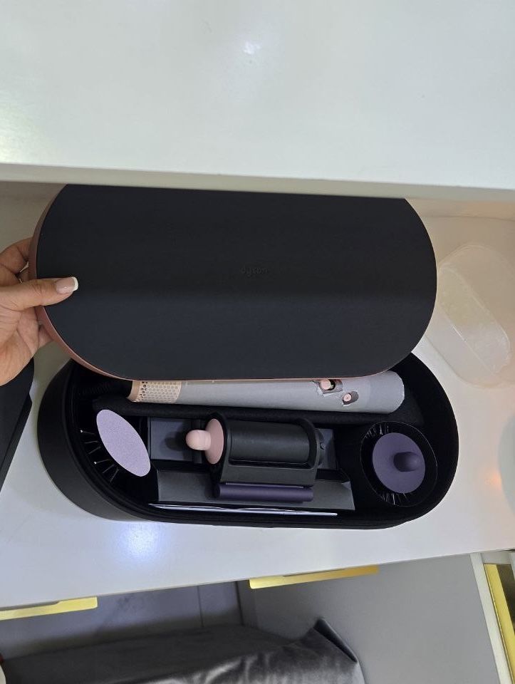 Продаю стайлер Dyson - америка