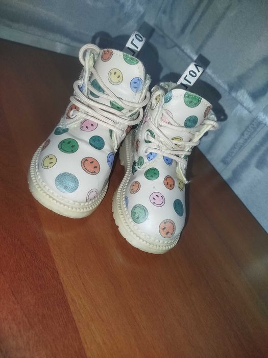 Куртка и сапоги для девочек