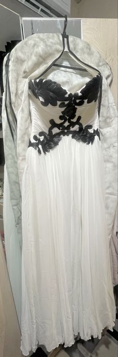 Рокля за бал на Стоян Радичев