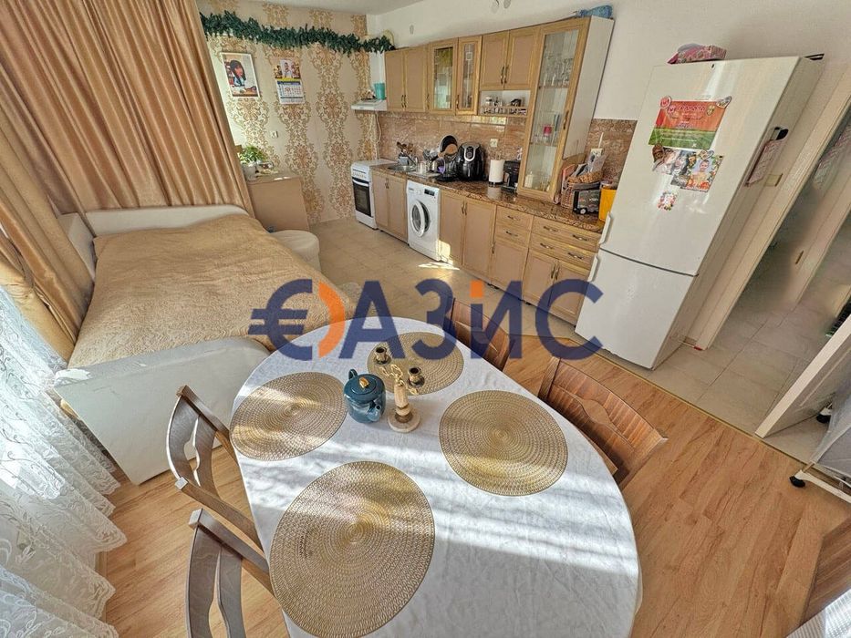 Продава се Двустаен апартамент в к.к. Слънчев бряг - 60 кв.м за 1100 €/кв.м - Снимка #2