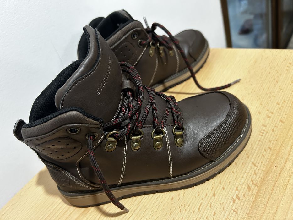 Ghete skechers baieti