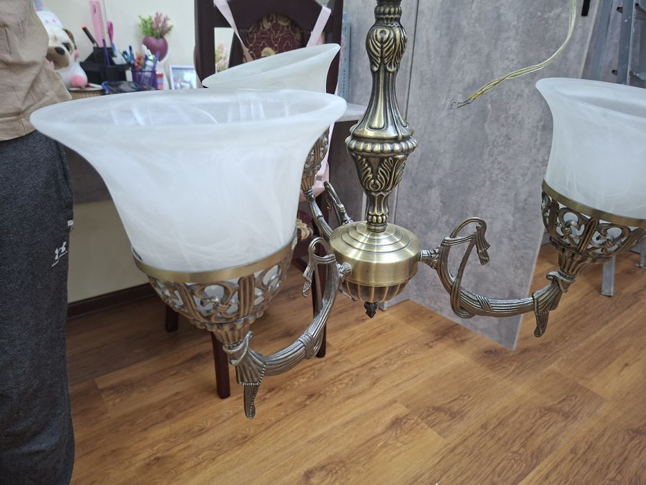 Продаётся люстра отличного качества